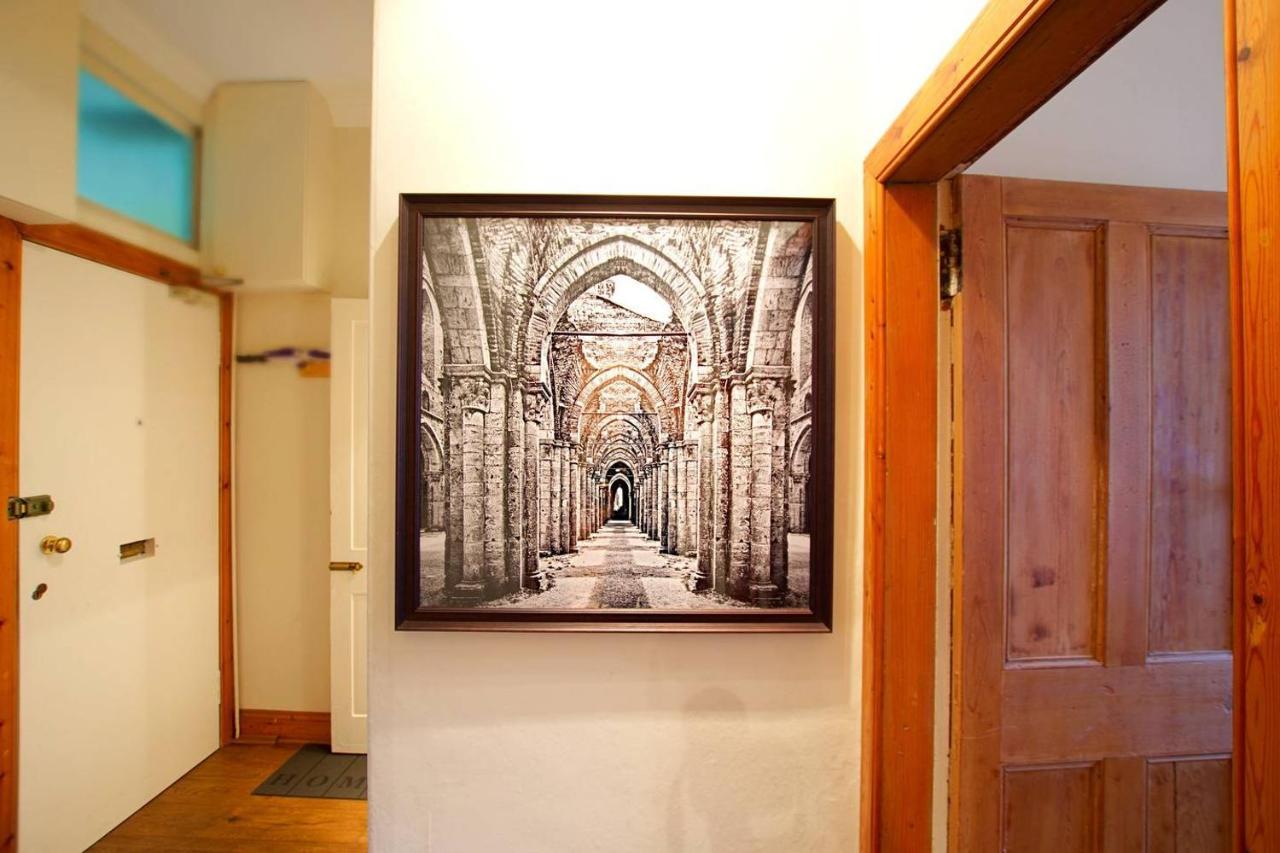 Joivy Classic Apt With Castle Views In Old Town EDI Buitenkant foto